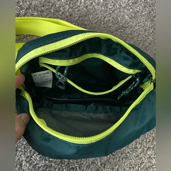 L.L. Bean Stowaway Hip Pack Soft Juniper Ultralight Belt Bag Crossbody - Picture 4 of 5